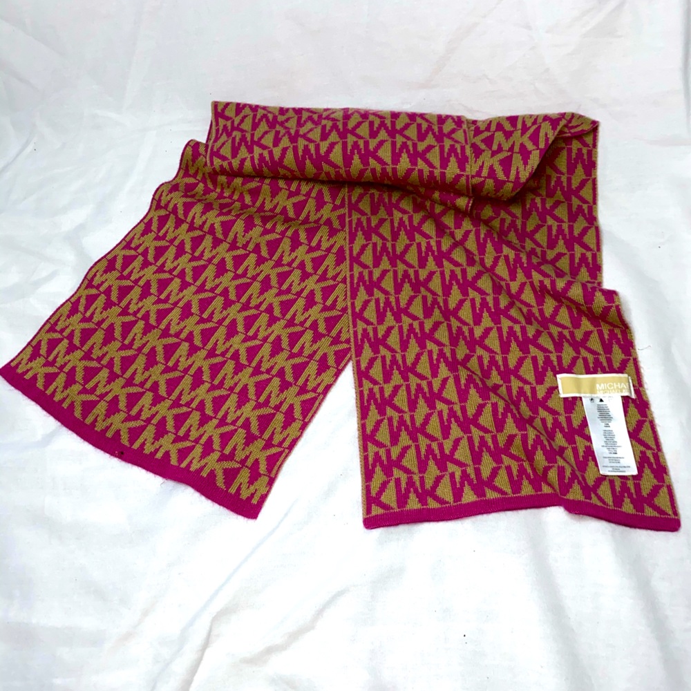 Michael Kors reversible scarf